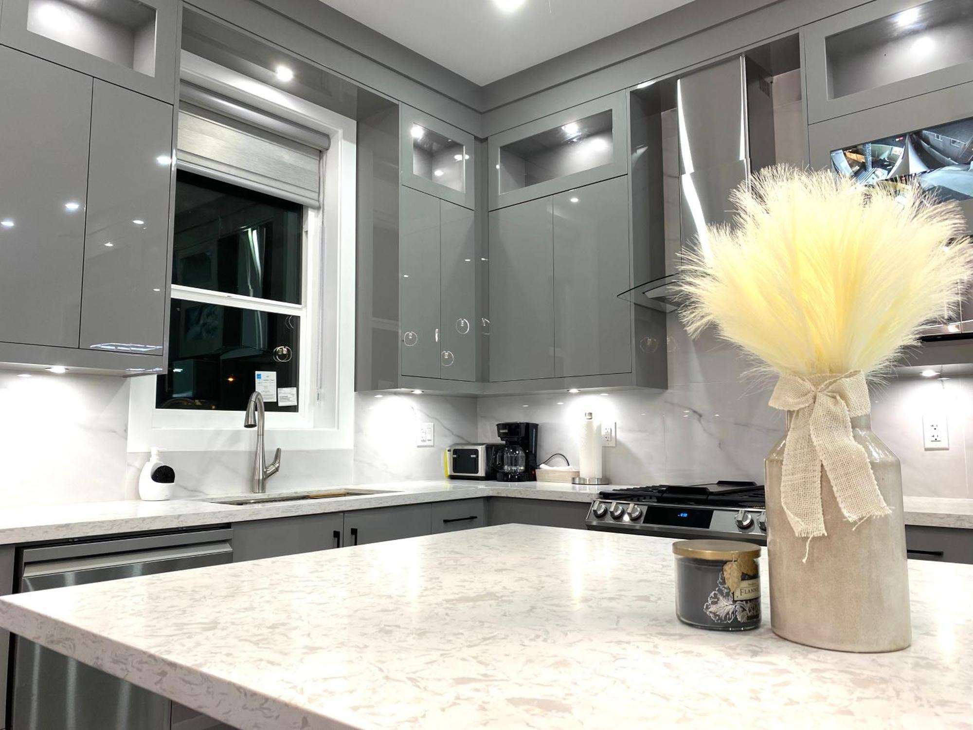דירות וונקובר Modern And New House Near Pne With Big Garden And Free Parking מראה חיצוני תמונה